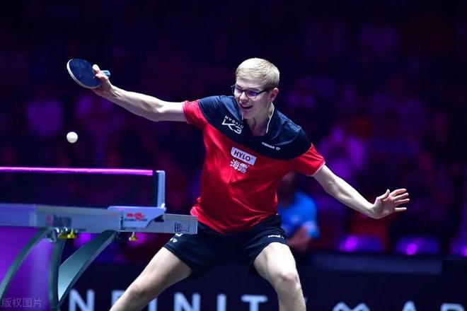 在现代足球 在现代足球